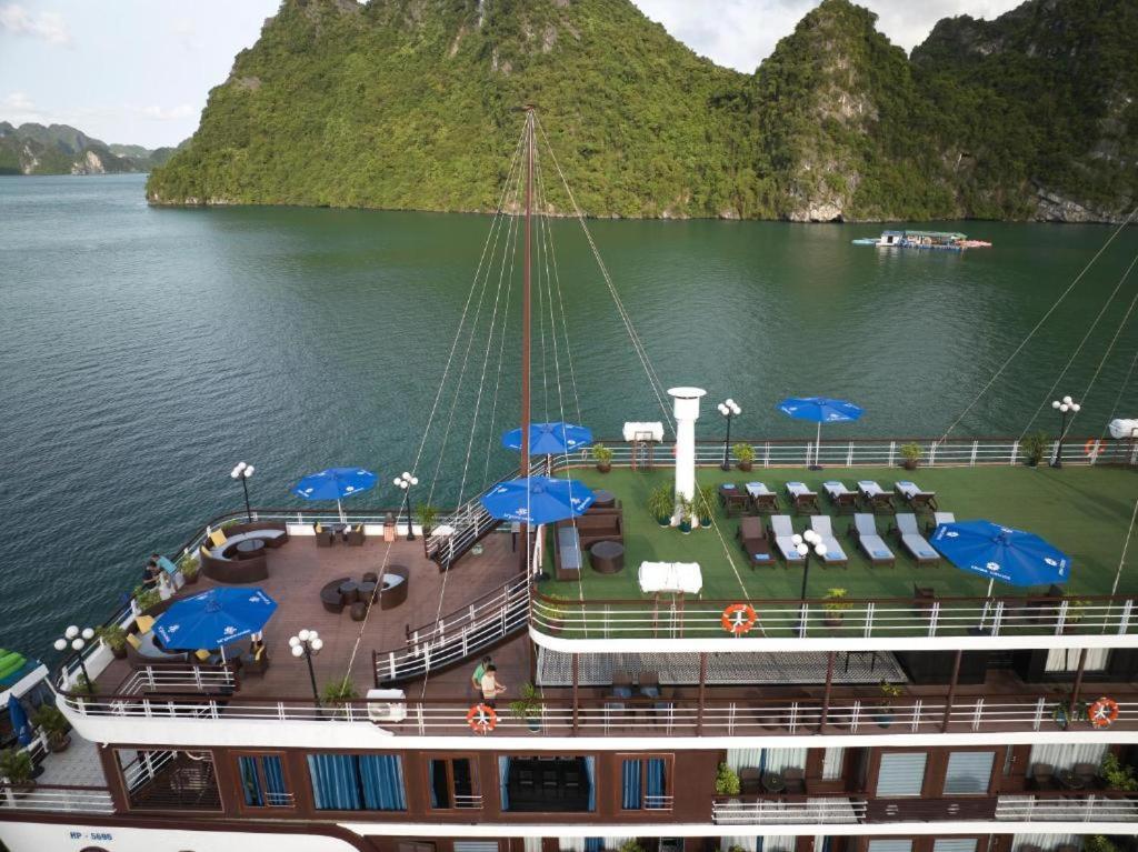 Hoang Phuc Hotel 2 Travel - Cruise Dong Khe Sau Exterior photo